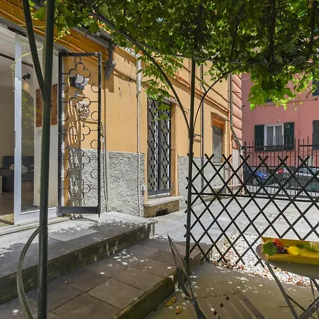 Maisonette With Outdoor Dining - Happy Daire